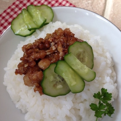 肉味噌丼にのせてみました。かわいいアイディアありがとうございます。